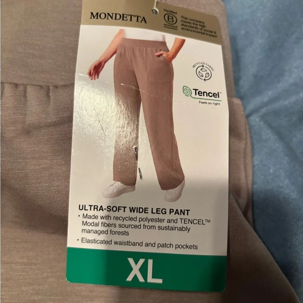Mondetta Soft Wide Leg Pants in Beige